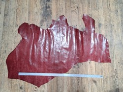 Morceau de cuir de vachette ciré pullup - Tannage végétal - Rouge -A