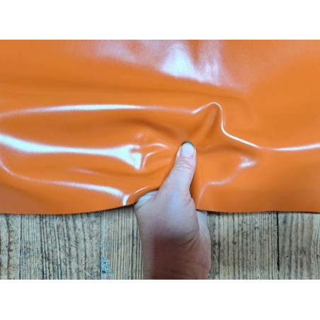 Grand morceau de cuir de veau - orange - or blanc - cuir en stock