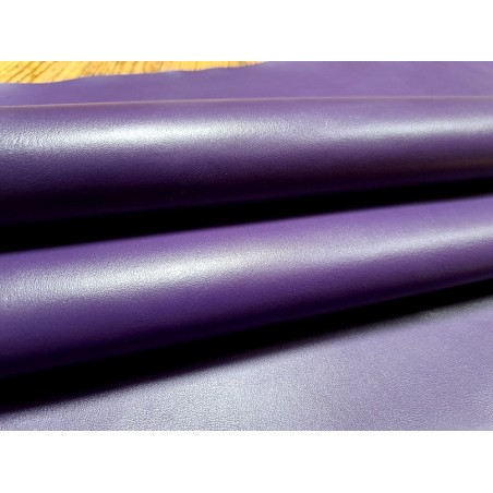 morceau veau - violet - maroquinerie - Cuir en stock