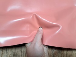 Bande de cuir de veau - rose - maroquinerie - ameublement - Cuir en Stock