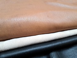 Lot de 3 peaux de cuir stretch - couleurs diverses - Cuir en Stock