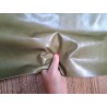 Morceau de cuir de vachette pullup ciré - vert olive - maroquinerie - Cuir en stock