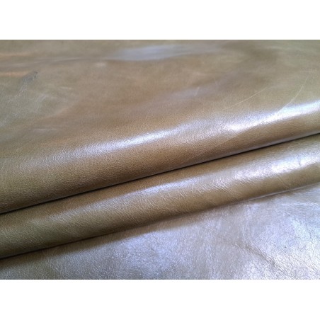 Morceau de cuir de vachette pullup ciré - vert olive - maroquinerie - Cuir en Stock