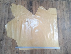 Morceau de cuir de vachette pullup ciré - beige - maroquinerie - Cuir en stock