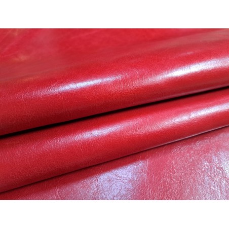 Morceau de cuir de vachette pullup ciré - rouge - maroquinerie - Cuir en Stock