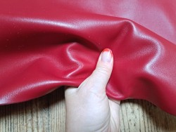 Peau de cuir de veau - rouge piment - maroquinerie - Cuir en stock