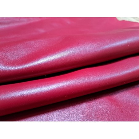 Peau de cuir de veau - rouge piment - maroquinerie - Cuir en stock