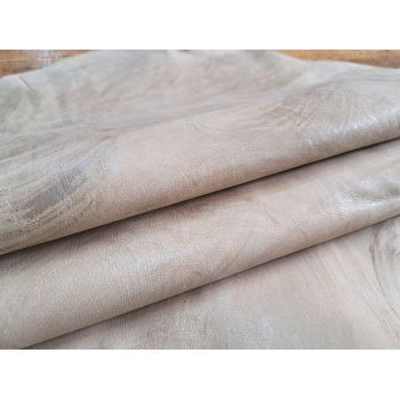 Détail peau de cuir de veau nuancé - écru - maroquinerie - Cuir en stock