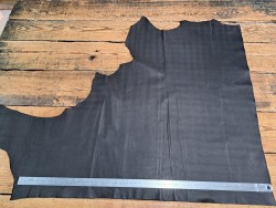 Demi peau de cuir de veau grain façon lézard - noire - maroquinerie - cuirenstock