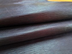 Demi peau de cuir de veau grain effet chêne - raisin - maroquinerie - Cuir en Stock