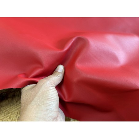 Croûte de cuir de veau pigmentée – ROUGE - Cuir en Stock