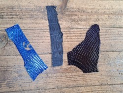 3 morceaux de cuir de crocodile véritable - Bleu
