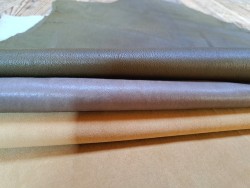 Lot de 3 peaux de cuir stretch - diverses couleurs - Cuir en Stock