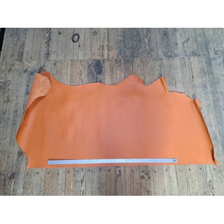 Demi-peau de cuir de vachette tannage ferme - orange - cuir en stock
