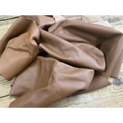 Chutes de cuir de vache fauve de qualité - ameublement maroquinerie - Cuir en Stock