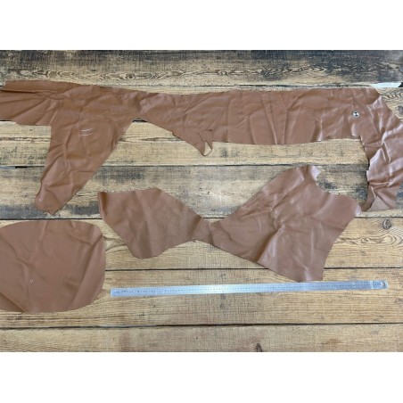 Chutes de cuir de vache fauve de qualité - ameublement maroquinerie - Cuir en Stock