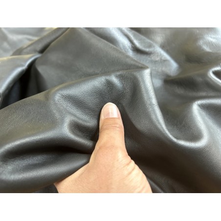 Chutes de cuir de vache noire de qualité - ameublement maroquinerie - Cuir en Stock