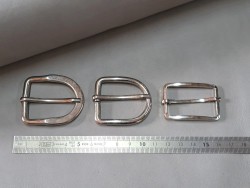 LOT de 3 boucles de ceinture - P - Bonne affaire
