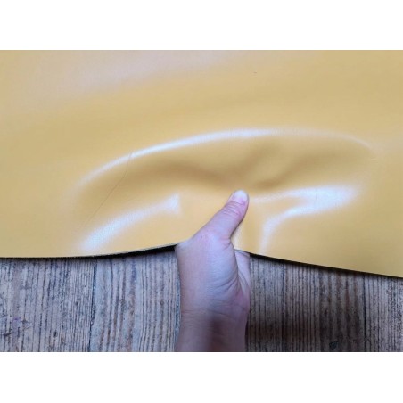 Demi-peau de cuir de veau BOX lisse - tannage ferme - paille - cuir en stock