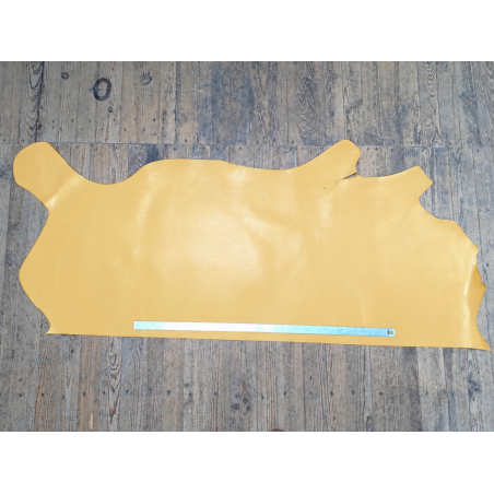 Demi-peau de cuir de veau BOX lisse - tannage ferme - paille - Cuir en stock