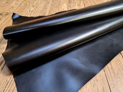 peau de cuir de veau BOX lisse - tannage ferme - noir - cuir en stock