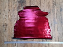 Peau de cuir de chèvre métallisé - rouge - Cuir en stock