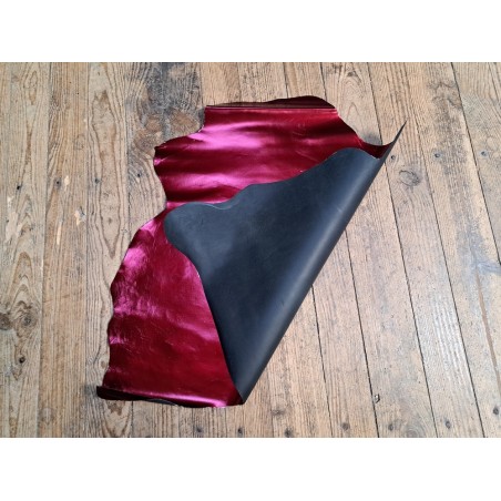 Peau de cuir de chèvre métallisé - rouge - cuir en Stock