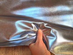 Peau de cuir de chèvre métallisé - bleu ciel -  maroquinerie - Cuir en Stock