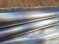 Peau de cuir de chèvre - holographique - gris métal - maroquinerie - cuir en stock