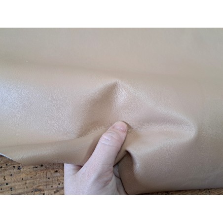 Peau de cuir de kangourou beige mat - maroquinerie - cuir en stock