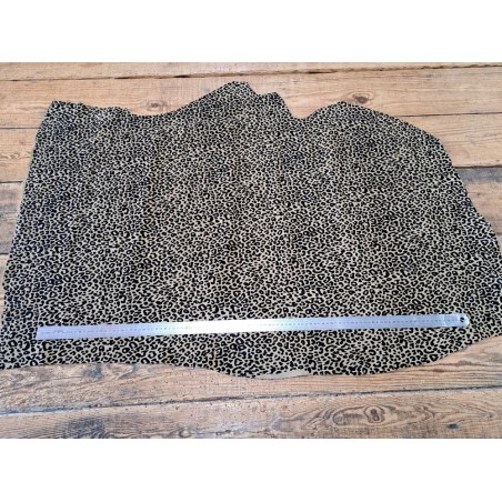 Peau de veau velours - grain léopard - sable - Cuir en stock