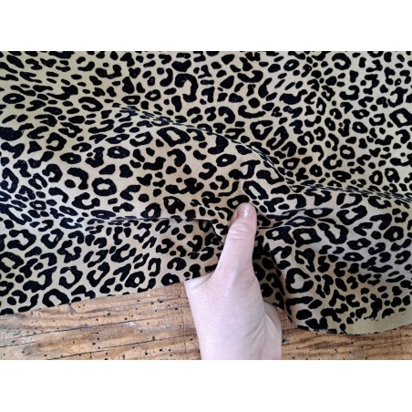 Peau de veau velours - grain léopard - sable - Cuir en Stock