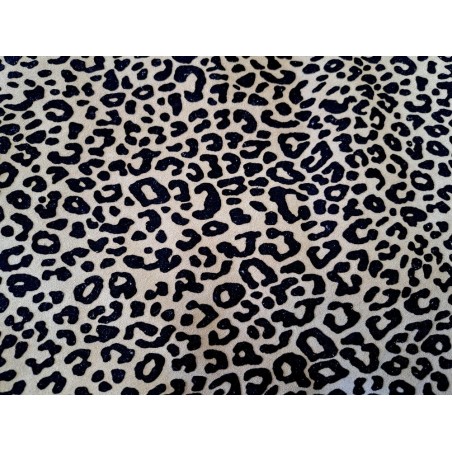 Peau de veau velours - grain léopard - sable - cuir en stock