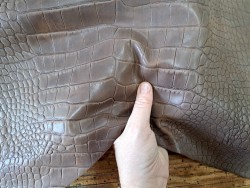 veau effet crocodile ciré - taupe - maroquinerie - maroquinerie - cuir en stock