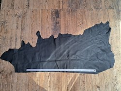 Morceau de cuir de vache grainé - Noir mat - Cuir en Stock