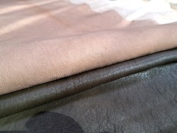 2 peaux de cuir de mouton et de chèvre  - Bonnes affaires