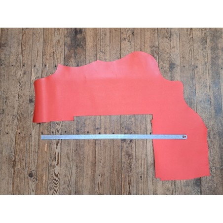 Demi-peau de cuir de vachette tannage ferme - corail - cuir en stock