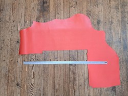 Demi-peau de cuir de vachette tannage ferme - corail - cuir en stock