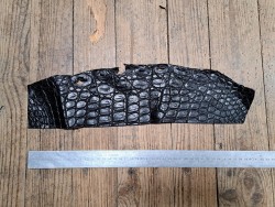 Morceau de cuir de crocodile - Noir mat - Cuir en Stock