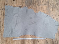 Demi-peau de cuir de vache grainée - Gris béton - maroquinerie - cuir en stock