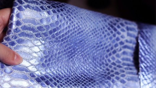morceau cuir fantaisie cuirenstock imitation serpent python violet parme argenté