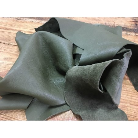 chutes de cuir de veau vert kaki cuir en stock