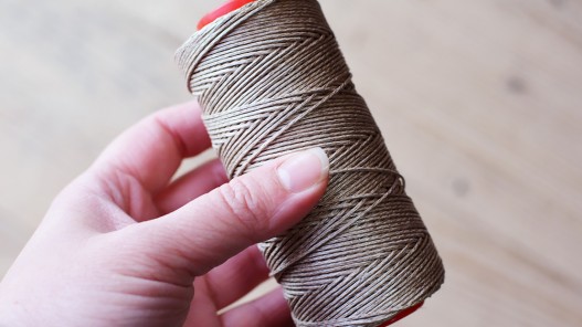 Bobine de fil de lin naturel tressé couture main Cuir en Stock