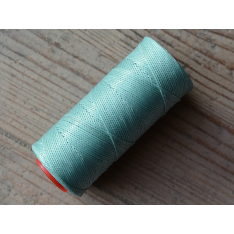 Bobine de fil polyester tressé poissé Bleu clair x150m - Cuir en Stock