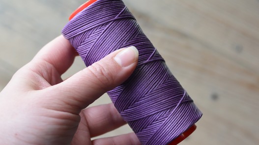 Fil ciré violet en polyester tressé travail du cuir couture accessoires Cuir en Stock