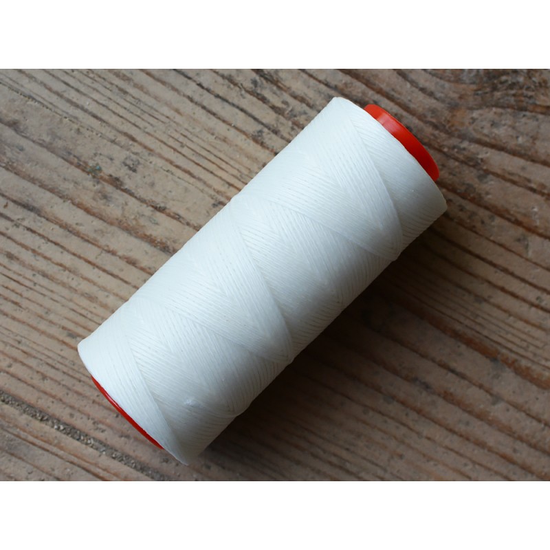 Bobine fil polyester blanc tressé et poissé pour couture cuir sellier main Cuirenstock