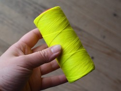 Fil ciré jaune fluo polyester 1mm coudre le cuir point sellier Cuir en Stock