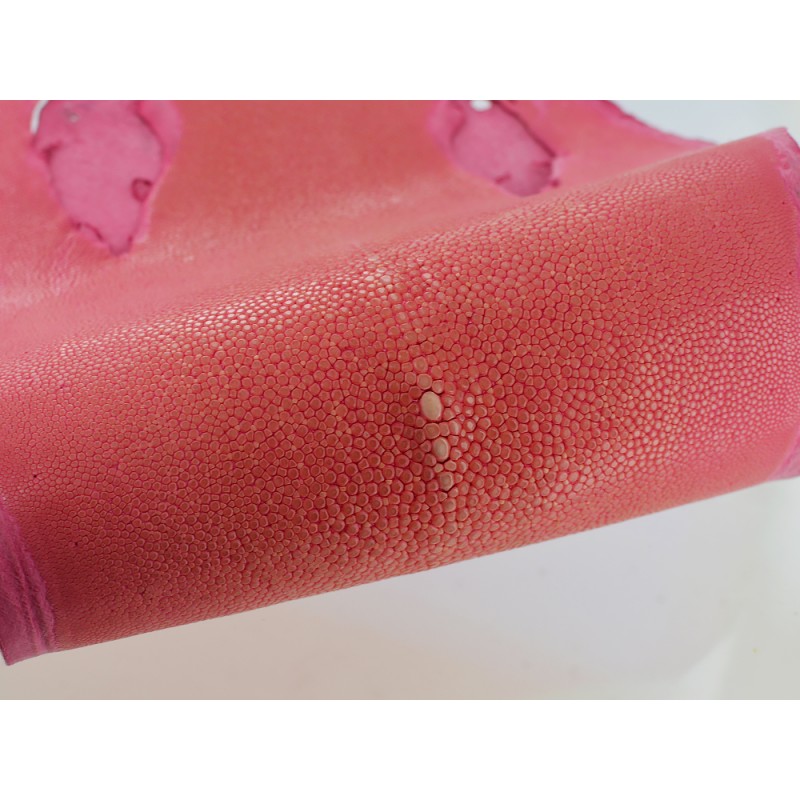 Peau de cuir de poisson véritable galuchat exotique gros grain poli rose Cuir en Stock Peau de cuir de poisson véritable galuchat exotique gros grain poli rose Cuir en Stock