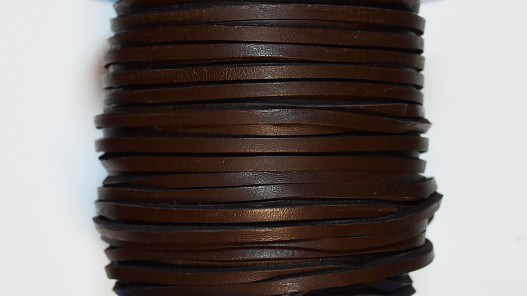 Lacet de cuir carré 3.5 mm vendu au mètre top qualité - Cuir en Stock