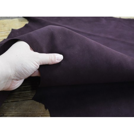 Peau de cuir de chèvre velours aubergine - Cuir en Stock